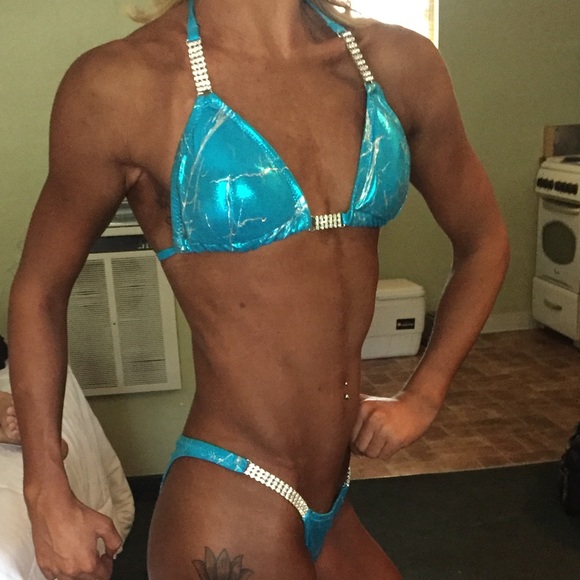 Bikini bodybuilding competition suit - Picture 3 of 3
